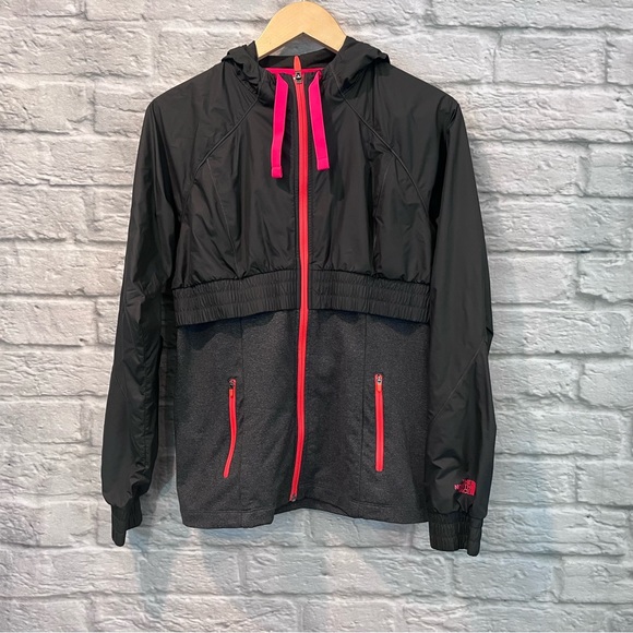 The North Face Women’s Medium Grey & Pink Sanctuary Wind Breaker Jacket - Picture 2 of 12